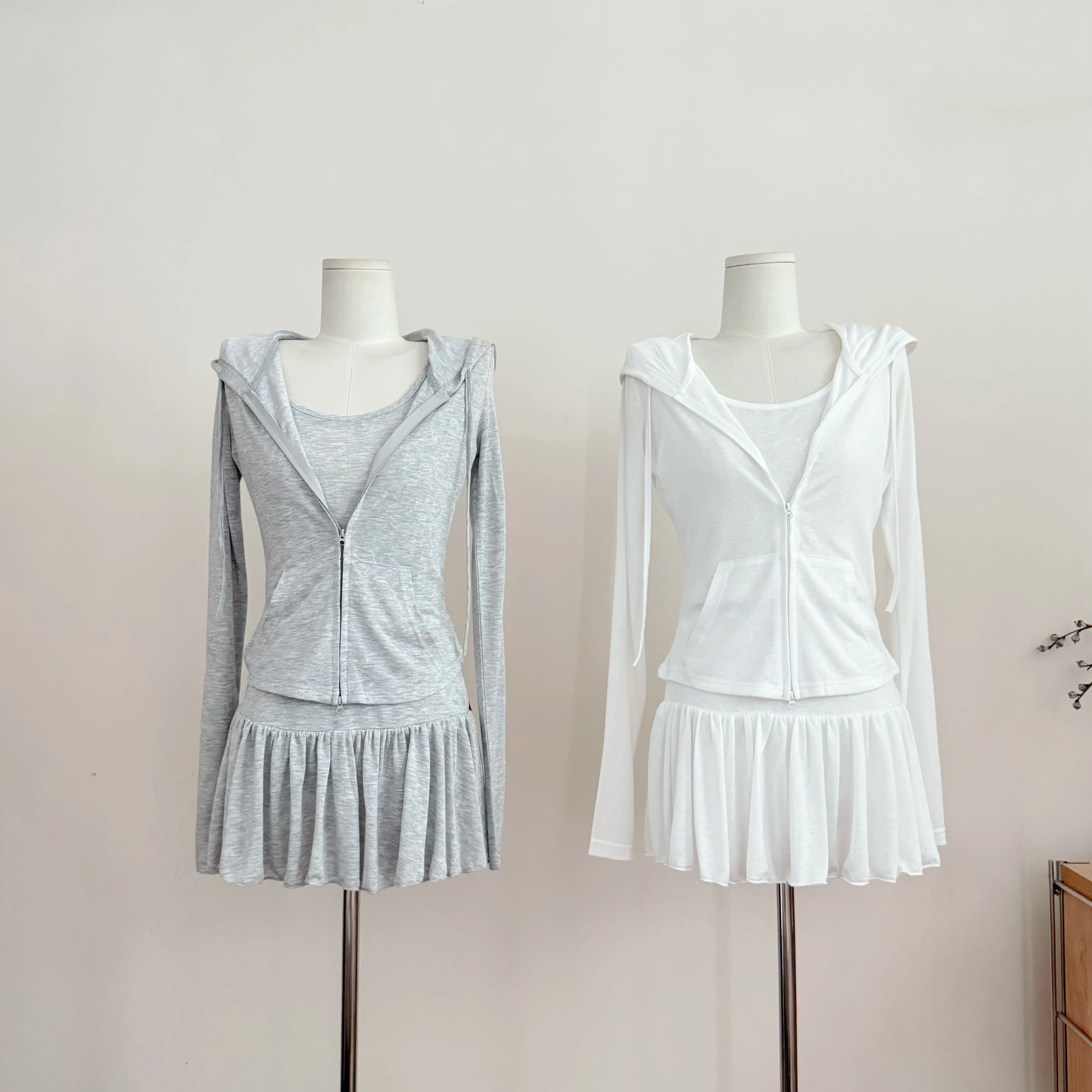 Women's Summer Casual Sporty Two Pieces Skirt Set Lady Hooded Long Sleeve Fake Two Pieces Slim Top + Pleated Mini Skirt