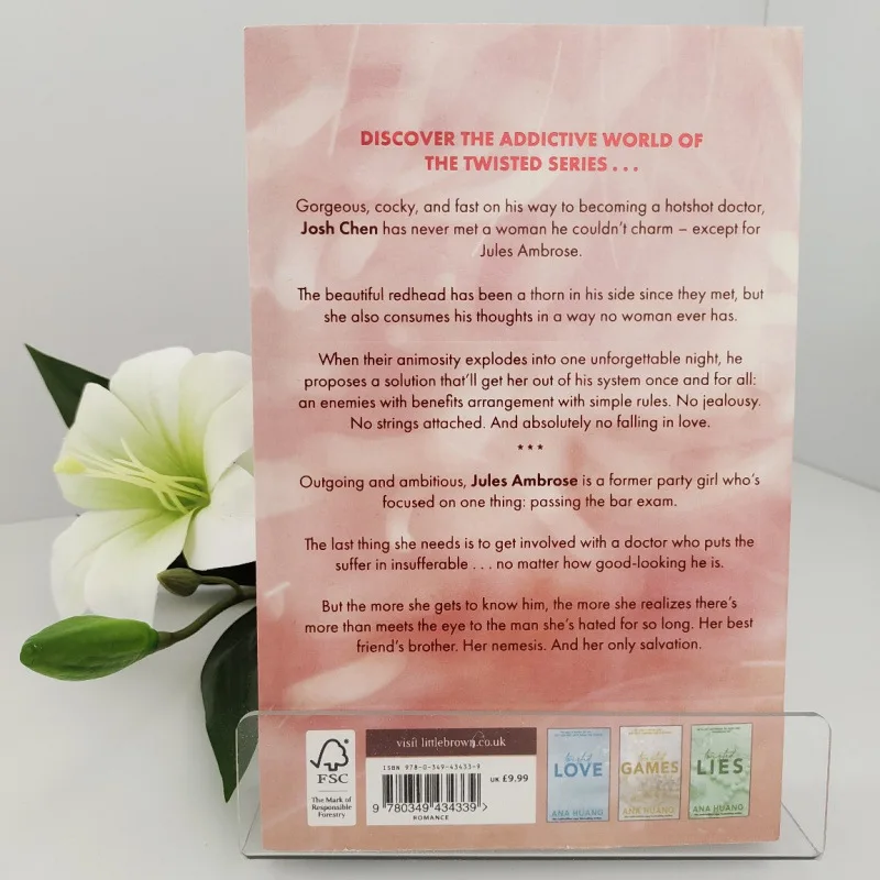 ความเกลียดชังที่บิดเบี้ยวโดยอานา หวง: นิยายรักโรแมนติกจากศัตรูสู่คนรักที่มีเสน่ห์อันต้องห้ามและความลับ