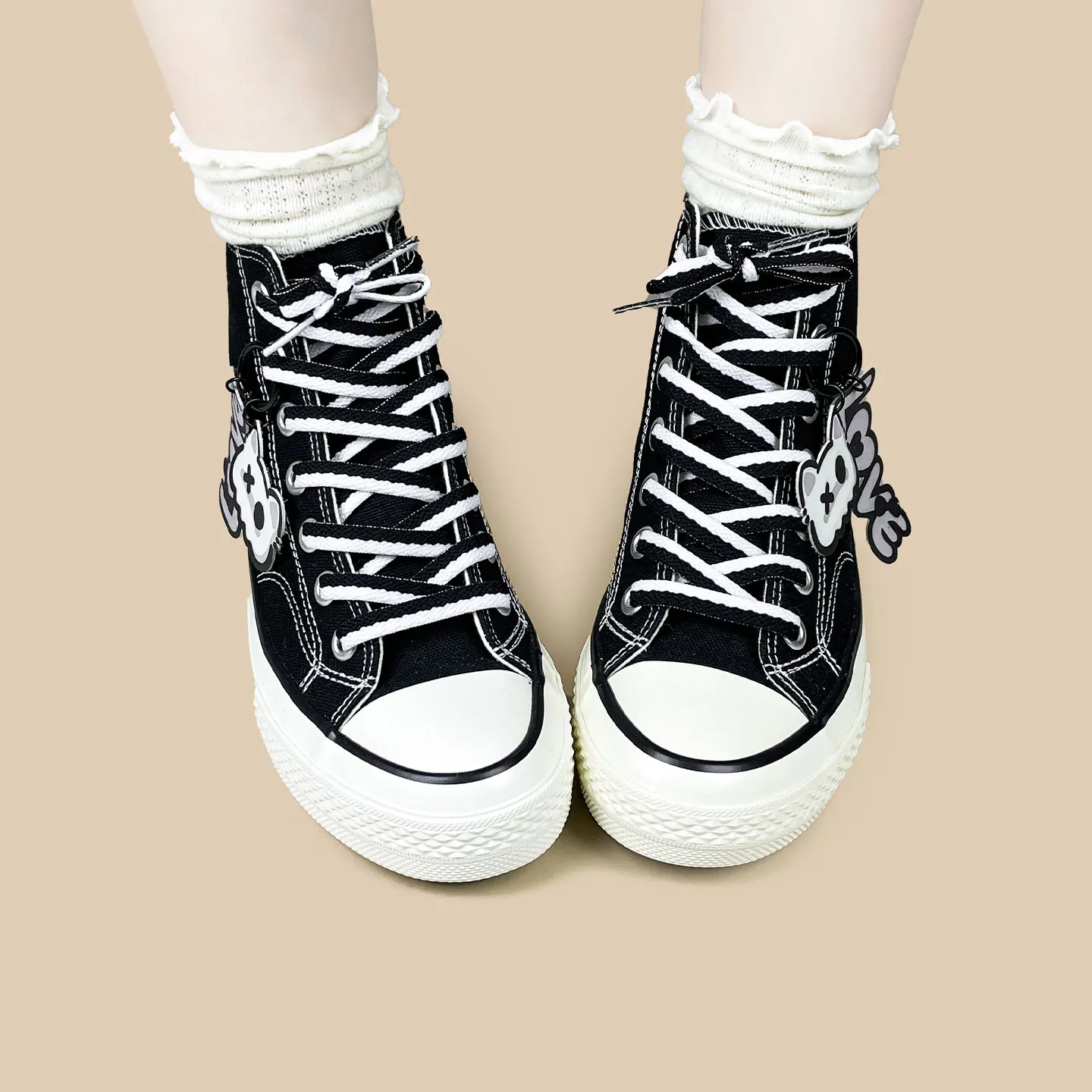Amy and Michael Women Cute Cartoon Cat Charm High Top Canvas Shoes Black Lace‑up Sneakers Y2K Kawaii Girls Casual Walking Shoes