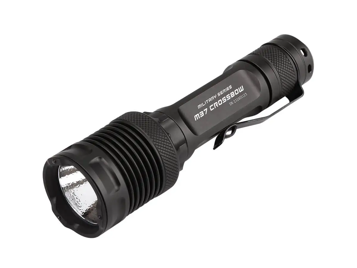 lanterna tatica besta 3000 lumens jetbeam m37 01