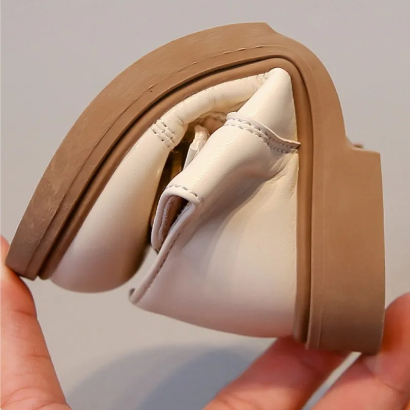 2025 Autumn New Children's Low Top Leather Shoes Boys Girls Coarse Heel Square Buckle Versatile Fashionable Casual Shoes 23-35