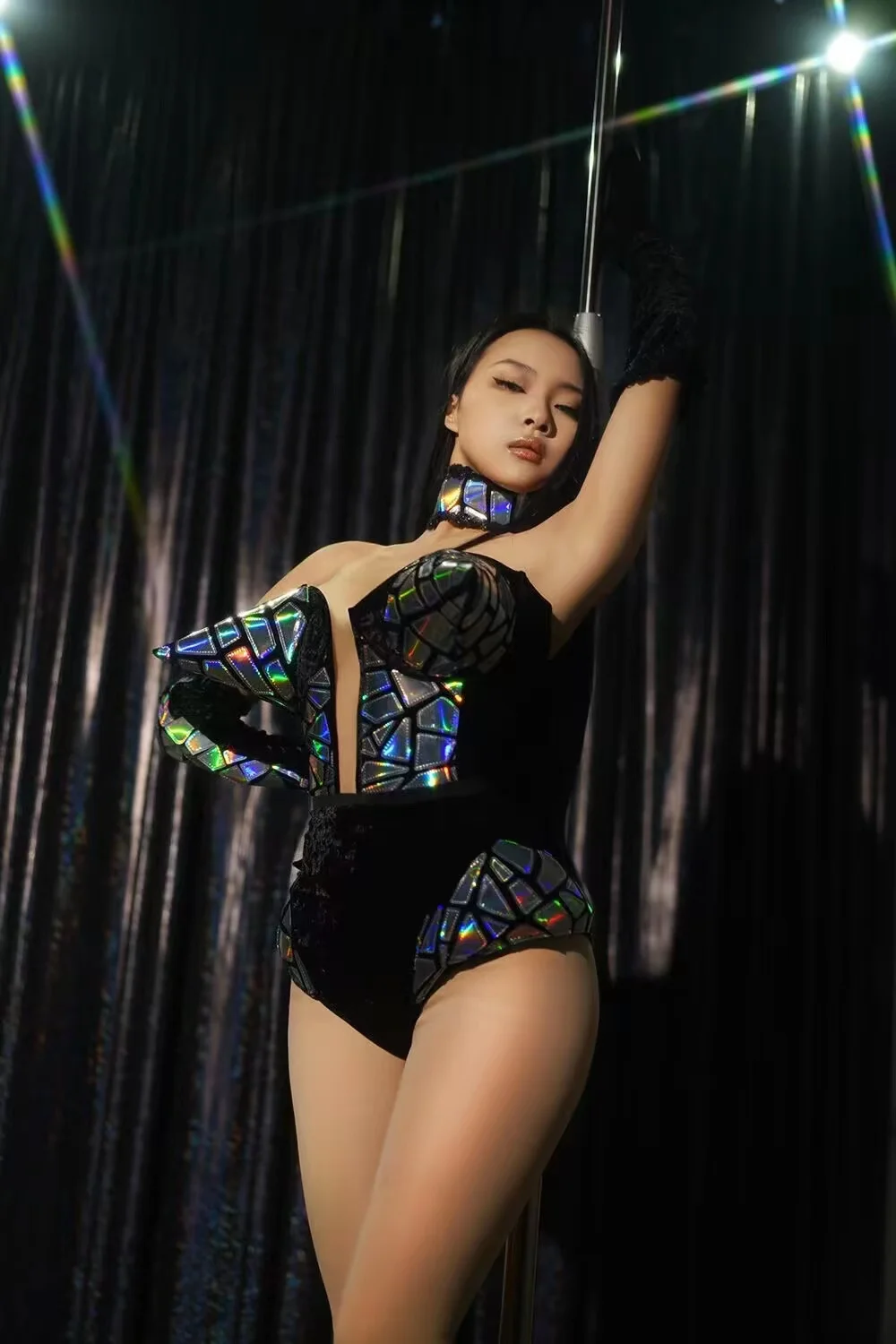 Novel Design Sequins Dress Sexy Club Festival Outfit Set Woman Reflective Bra Shorts Gloves Stage Dance Costumes Wear Jianxiong