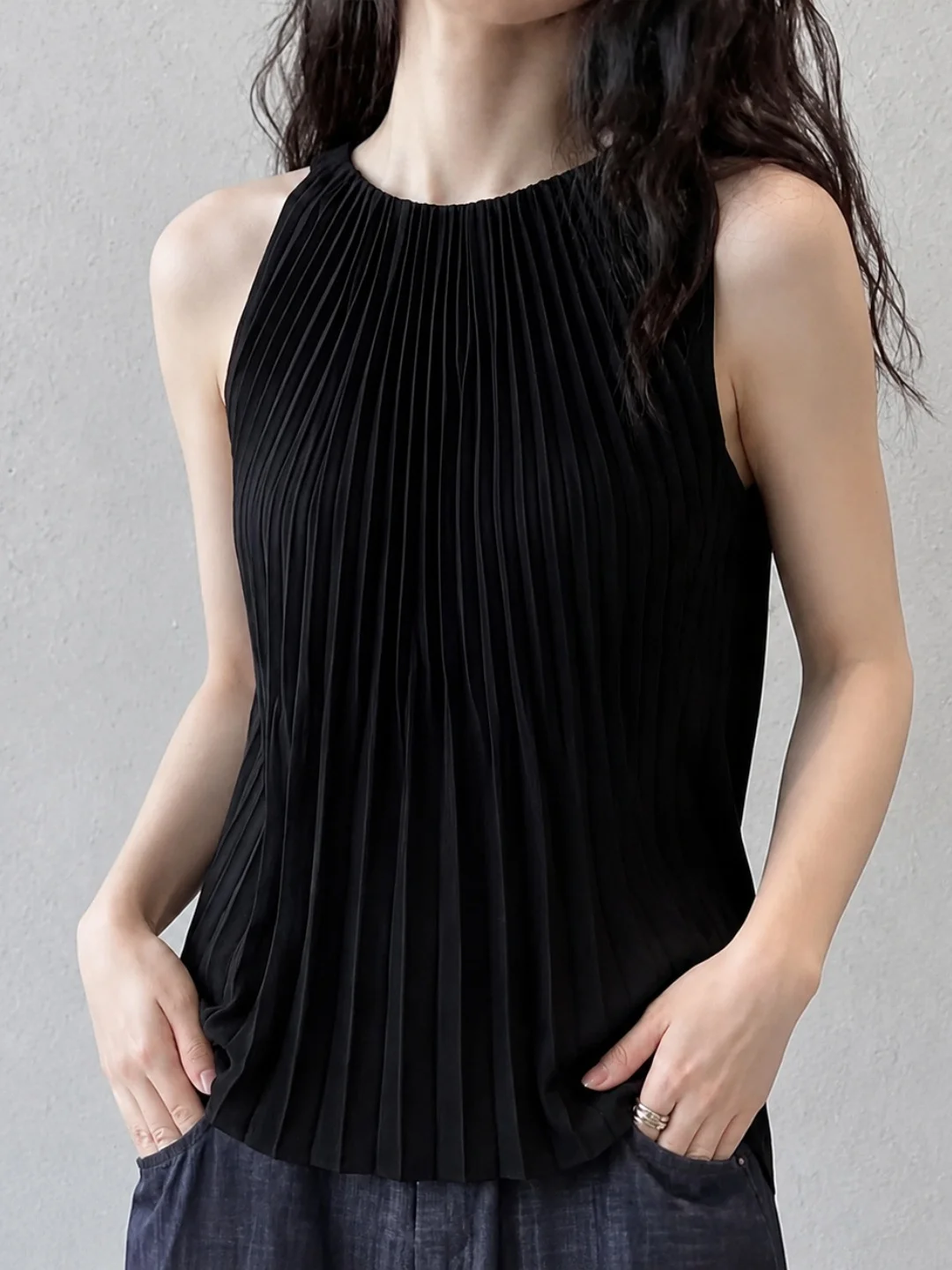 

Folded Design Slimming Sleeveless Vest Unique Beautiful round Neck Top Summer Versatile Women's Fashion Korean Style Commute