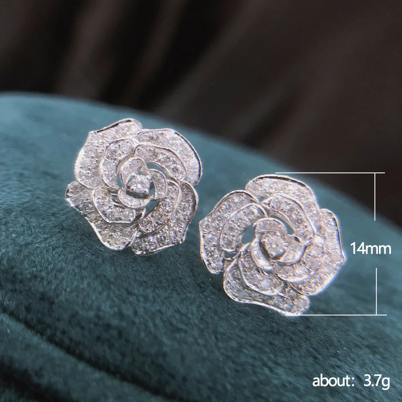 Huitan Elegantes Blumen-CZ-Schmuckset für Damen, 2-teiliges Set mit Rosenanhänger-Halskette und Ohrringen, Cubic Zirconia Braut-Hochzeits-Accessoires – Detail 1