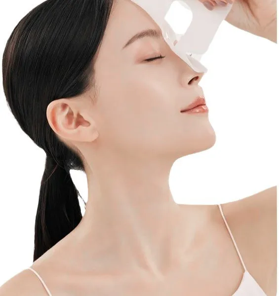 

Wholesale Cross-Borders Popular Dissolvables and Absorbables Collagen Moisturizings Mask White Through Popular Mask