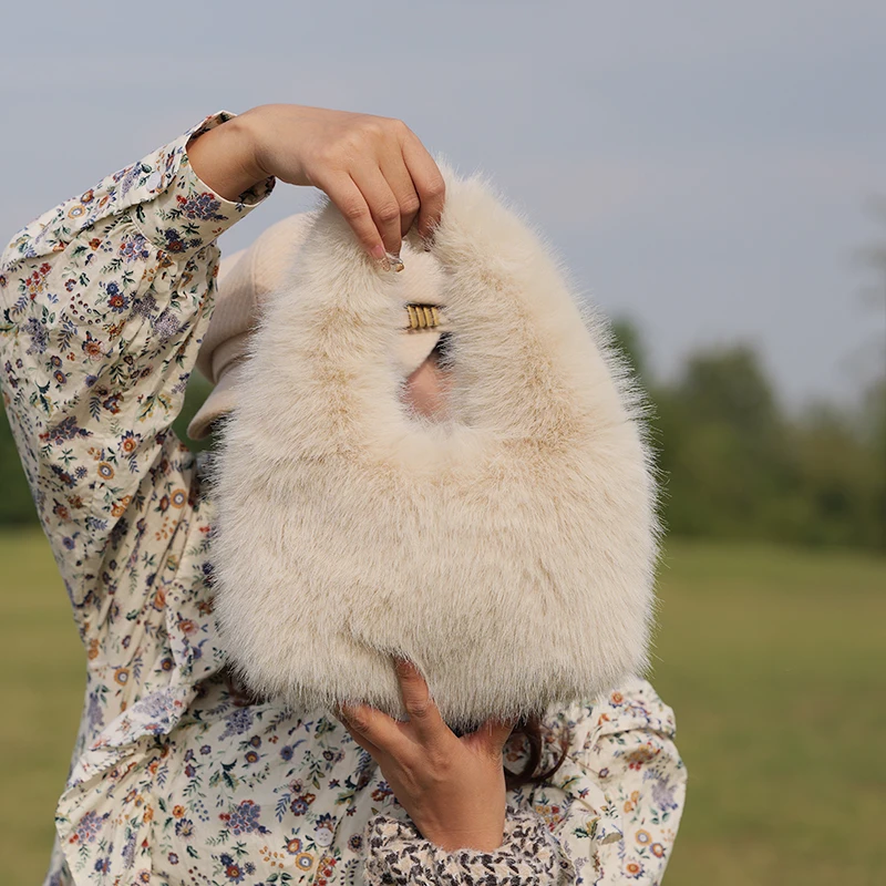 Semplice borsa a tracolla Hobos da donna in pelliccia sintetica moda morbida peluche da donna borse pelose borse da donna di lusso dolce sotto le