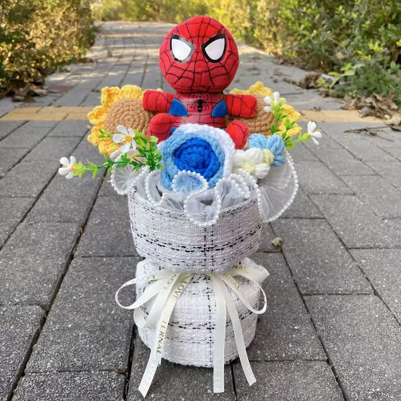 Super Hero Spider-Man Plush Dolls With Artificial Flowers Handmade bouquets for Kids Graduation Christmas Birthday Gifts