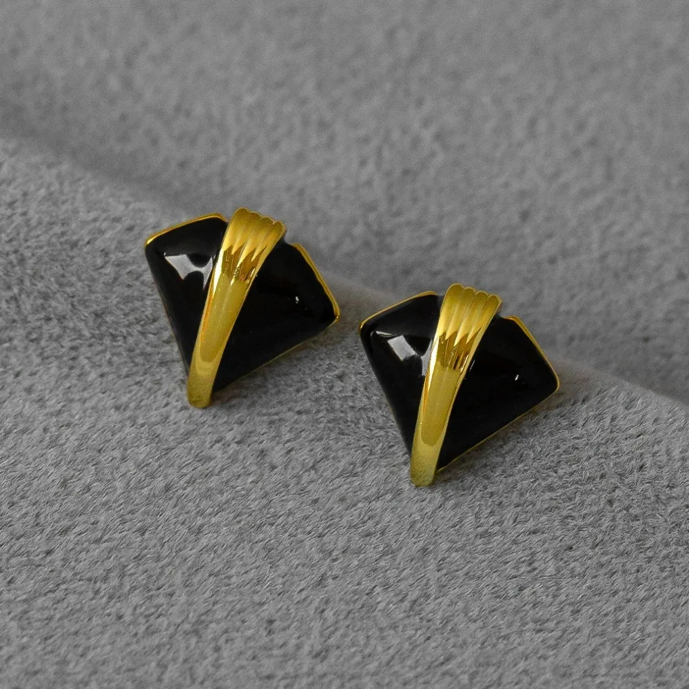 2026 الكلاسيكية الخريف الشتاء جديد هندسية مثلث أقراط الفرنسية ضوء الفاخرة مزاجه الرجعية متعدد الألوان مطابقة الأقراط