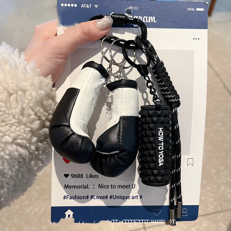 Nuevo llavero de guantes de boxeo, llavero de fitness, colgante para mochila deportiva, llavero de espuma para yoga, amuleto para bolso, regalo de fitness
