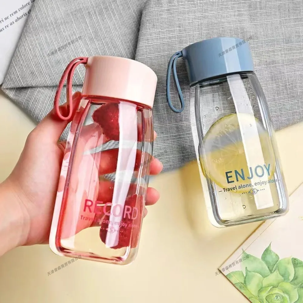 Tragbare 380 ml Kunststoff-Wasserflaschen mit Seil, hochwertige transparente Milchsaftbecher, auslaufsichere Studenten-Trinkbecher im Freien