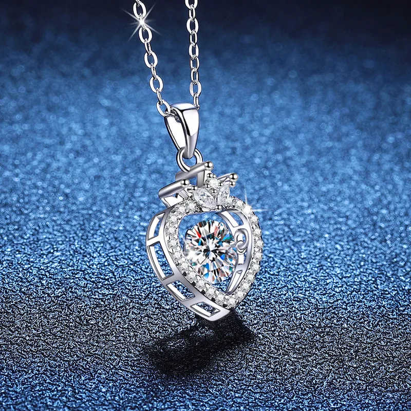 Moissanite necklace pendant high-end crown love heart touching 1 carat moissanite silver necklace platinum PT950 mark