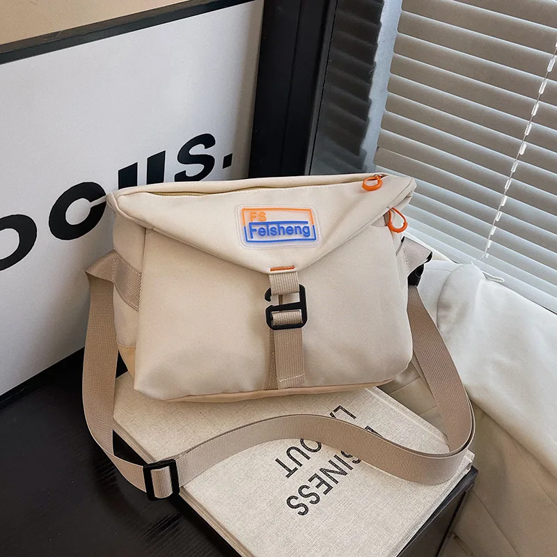 Stylish Large-capacity Messenger Bag Sports Versatile Shoulder Commuter Walking Messenger Bag Casual Mobile Phone Bag Women