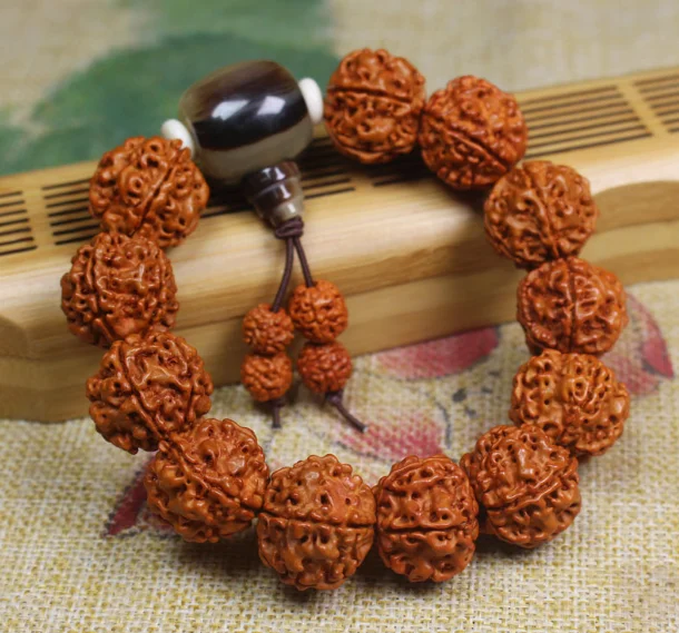 Wholesale of Natural Nepalese Vajra Bodhi Bracelets, Cowbone Honey Wax, Five petal Bodhi Seed Buddha Beads Bracelets