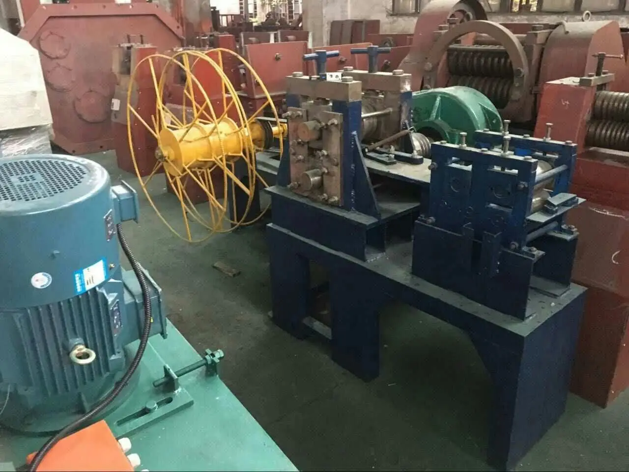 Steel strip slitting equipment Steel strip slitting machine Slitting tools