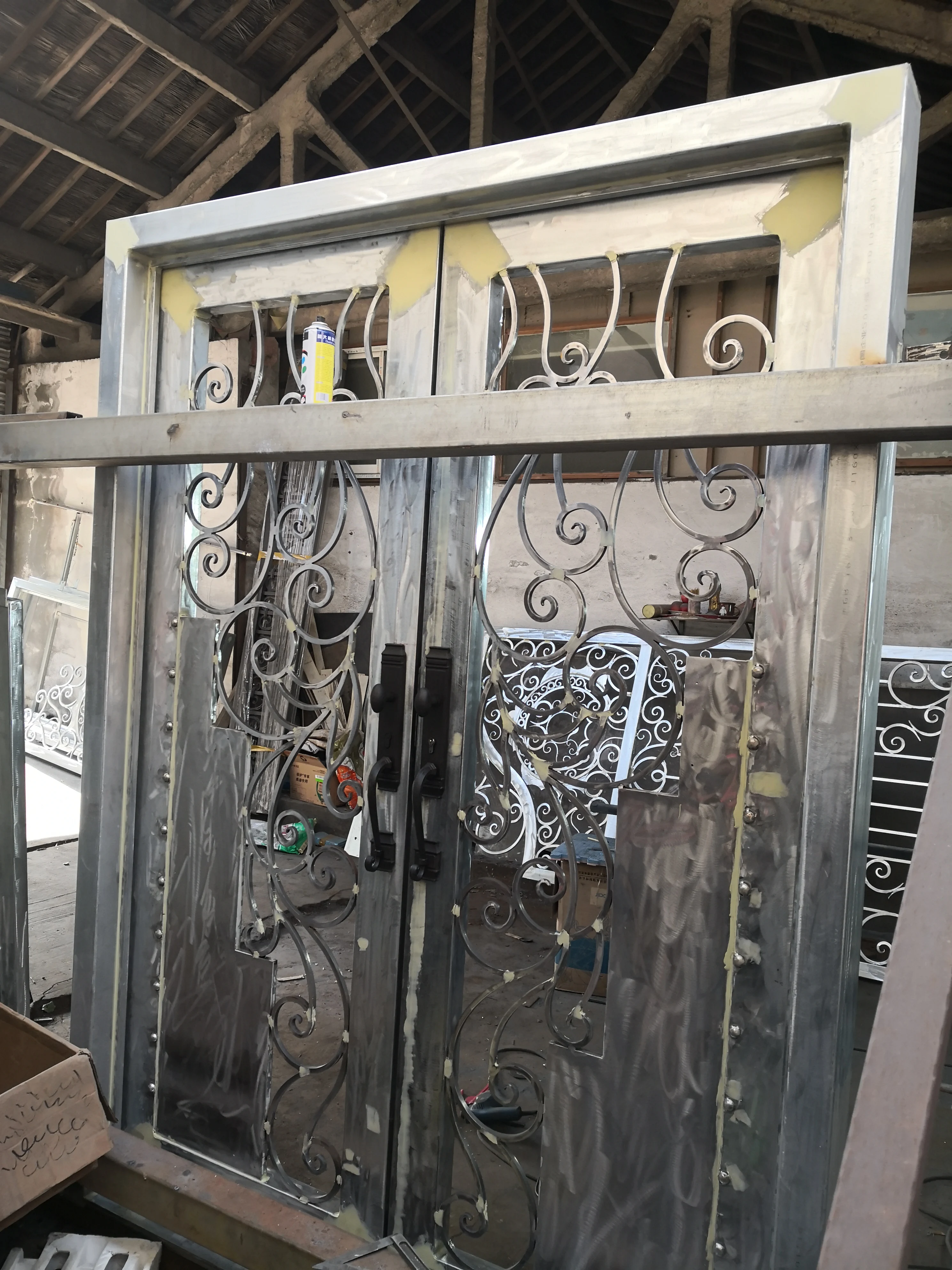 China Wrought Iron Doors Designs For Villa