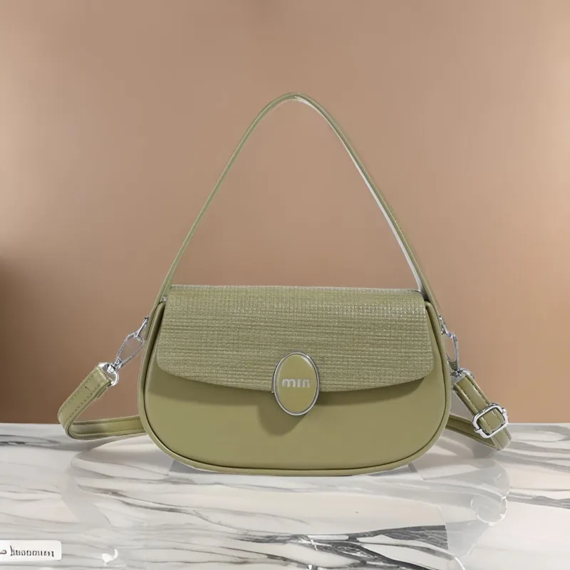 

Luxury Minimalist Leather Clutch Bag - Elegant Retro Crossbody Purse With Textured Finish & Fashionable Chain Detail