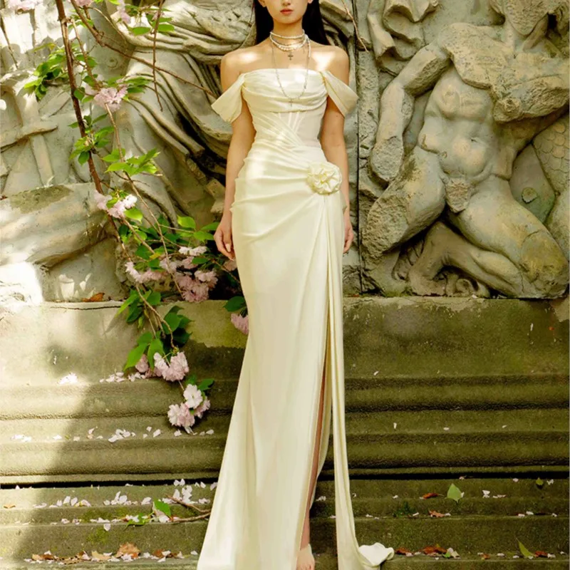 Champagne light luxurious one-shoulder floral slimming party dress