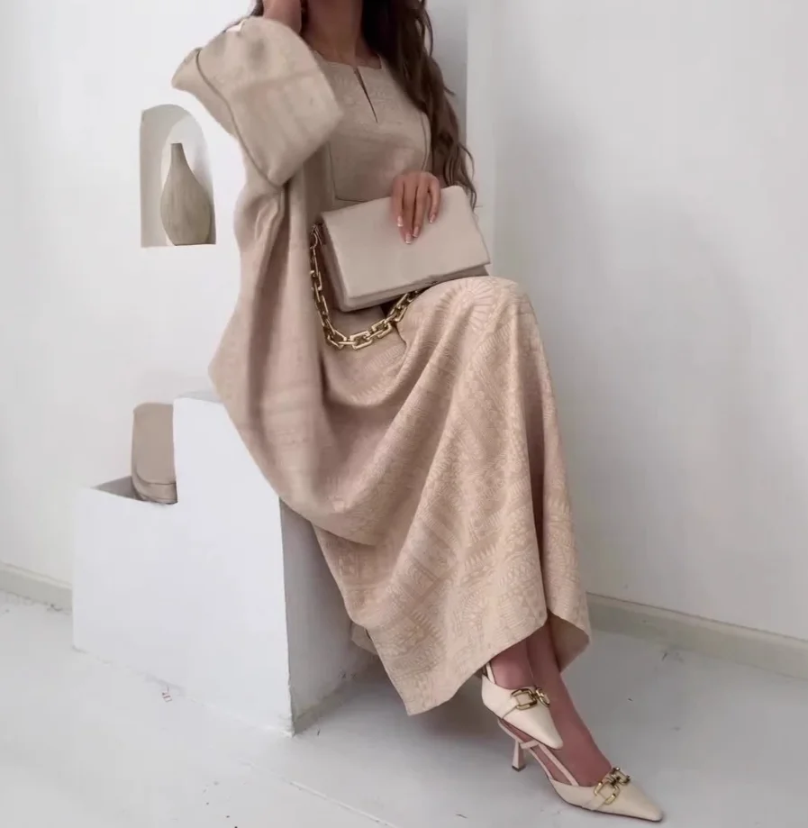

Solid color simple and comfortable loose long sleeved dress