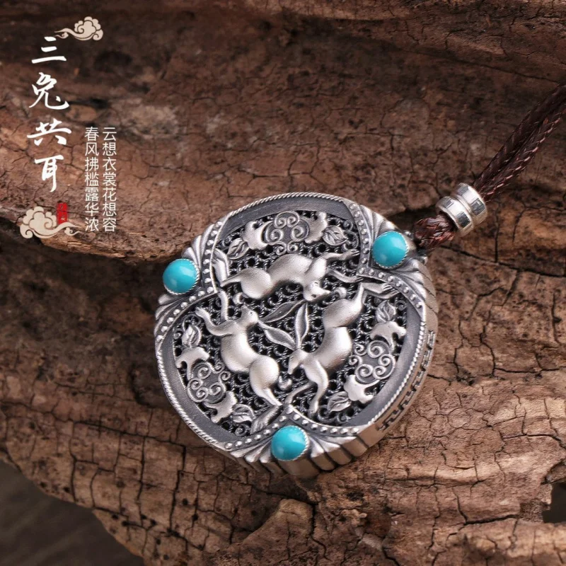 

Эмалированный дизайн в этническом стиле, серебряное ожерелье для мужчин и женщин, винтажный кулон с тремя кроликами и ушками