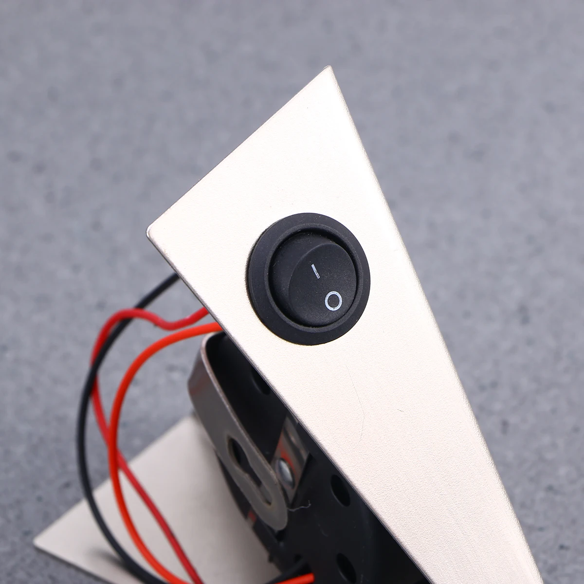 

Stainless Steel Cabinet Light 13x13cm Triangle Mini Shelf LED Under Lighting for Kitchen Cupboard Wardrobe Jewellery Display