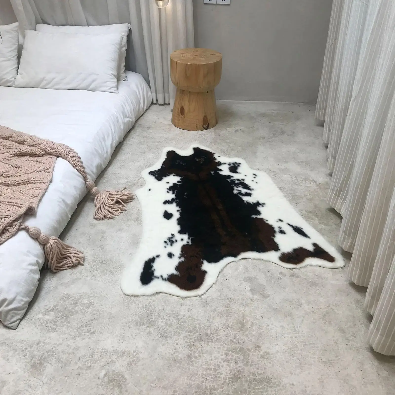 Faux Cowhide Rug No-Slip Natural Fashion Synthetic for Bedroom Western Boho