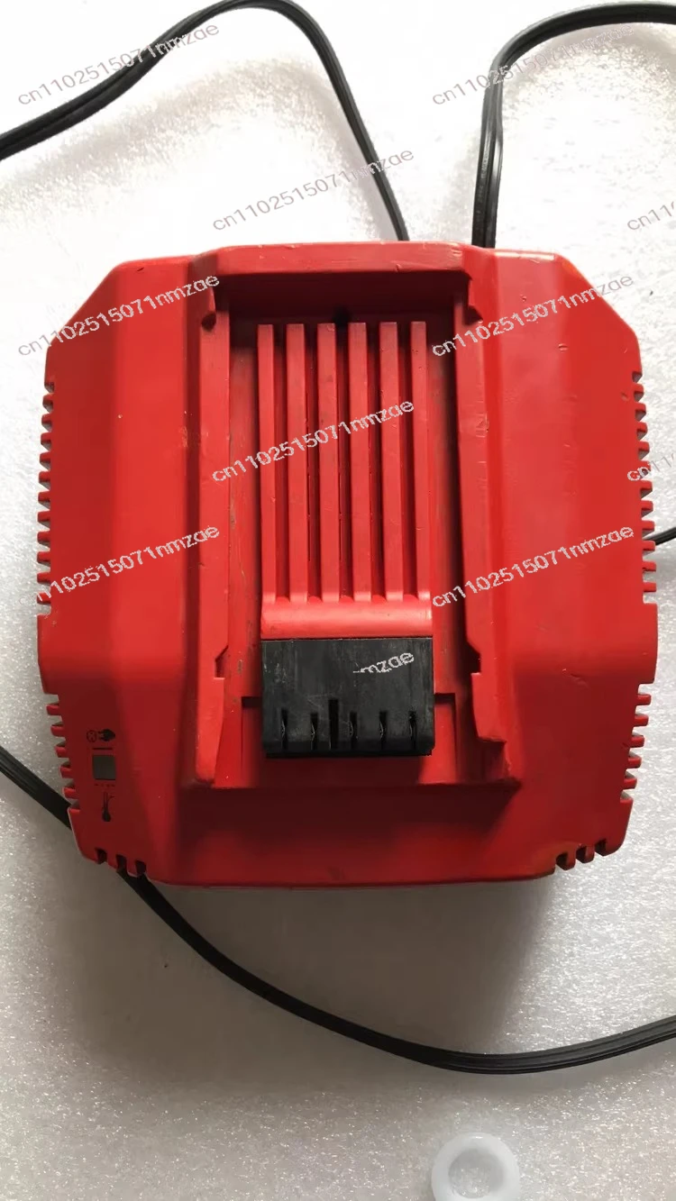 

Б/у зарядная станция C4/36-350 для быстрой зарядки, 350 Вт, 9 А, для литий-ионных электроинструментов 22 В/36 В