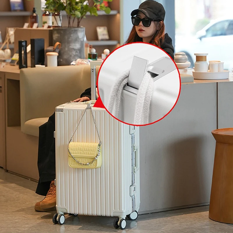حقيبة سفر بإطار من الألومنيوم كبيرة الحجم مع حامل أكواب حقيبة أمتعة بعجلات مع صندوق صعود بعجلات للأمتعة
