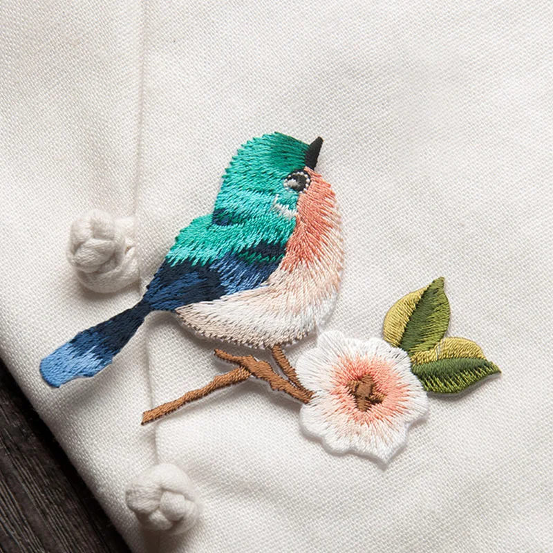 1pc Colorful Swallow Patch Bird Tattoo Sparrow Embroidered Iron On Applique Cloth Dress Scrapbooking DIY Clothing Sewing Decor