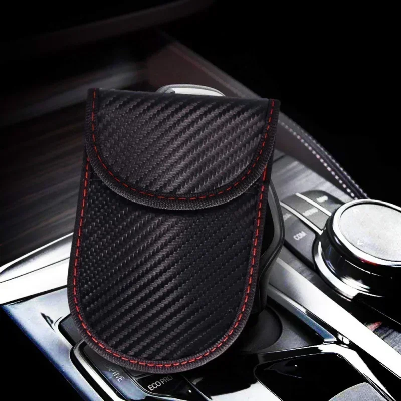 Slim Carbon Fiber RFID Wallet Anti-Theft Card Holder with Signal Shield for Travel Accessories