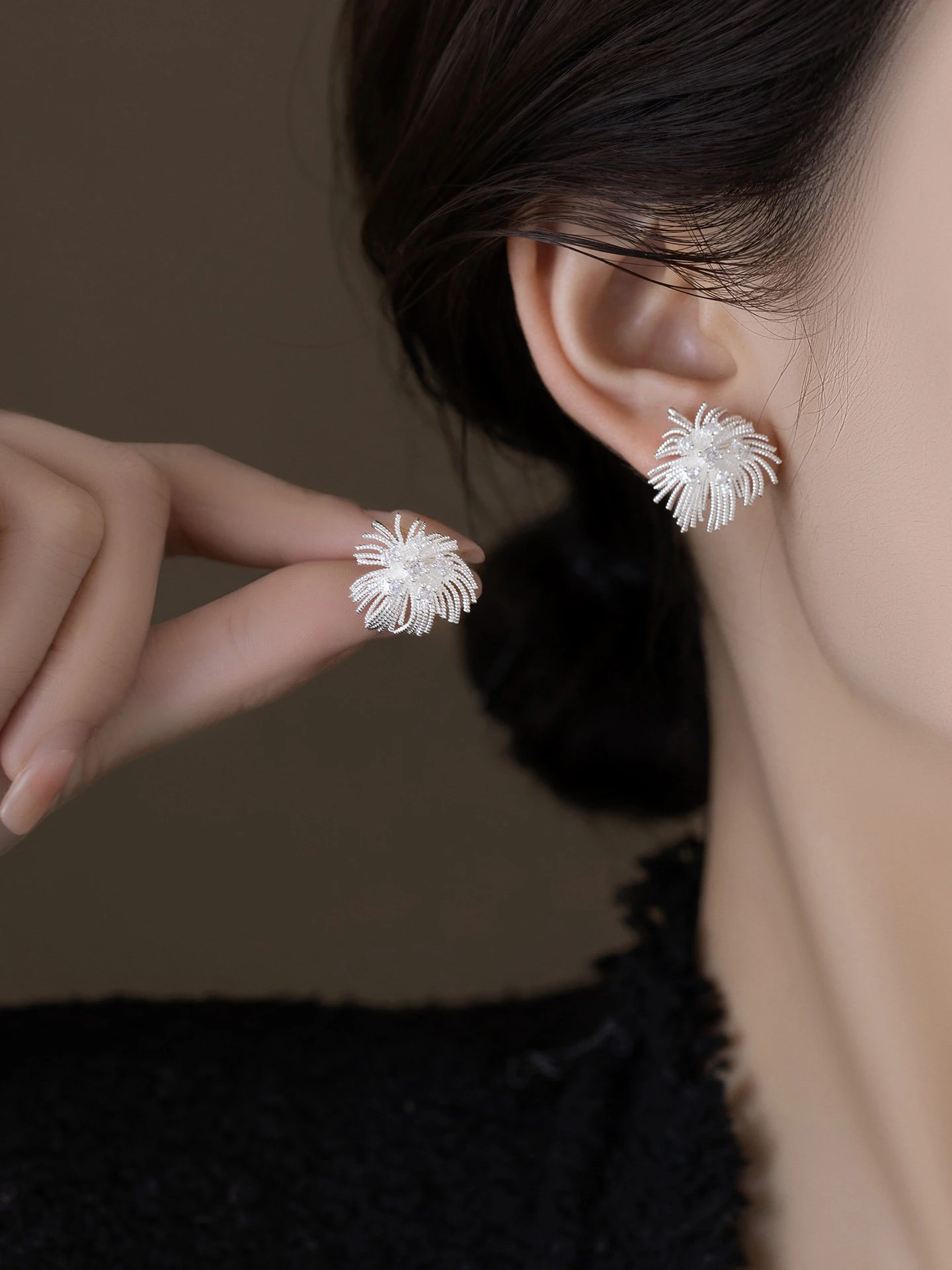elegant-simple-design-women's-fashionable-versatile-classy-key-ear-rings-high-end-feelings-ear-jewelry-accessory