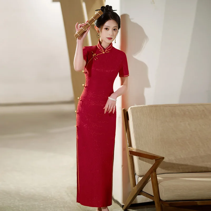 

Красное кружево в китайском стиле, длинное платье Cheongsam 2025, новый стиль для молодых женщин, платье Ципао в стиле ретро