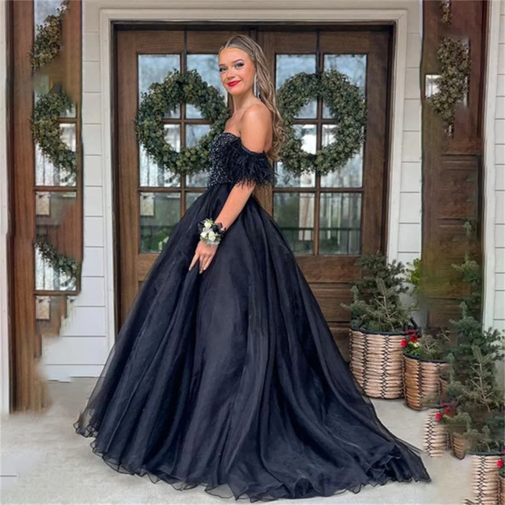 Lily Black Sweetheart Chic Woman Evening Dress Gown Appliques Feathers Ball Gown Tulle A Line Night Dresses Gown robes de soirée