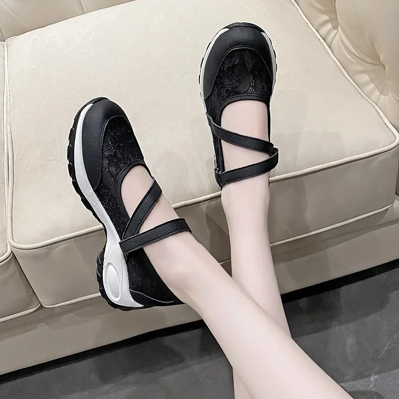 Thick soled casual women's shoes 2024 versatile new lace patchwork shallow mouth single shoe women's fashionable sports shoes