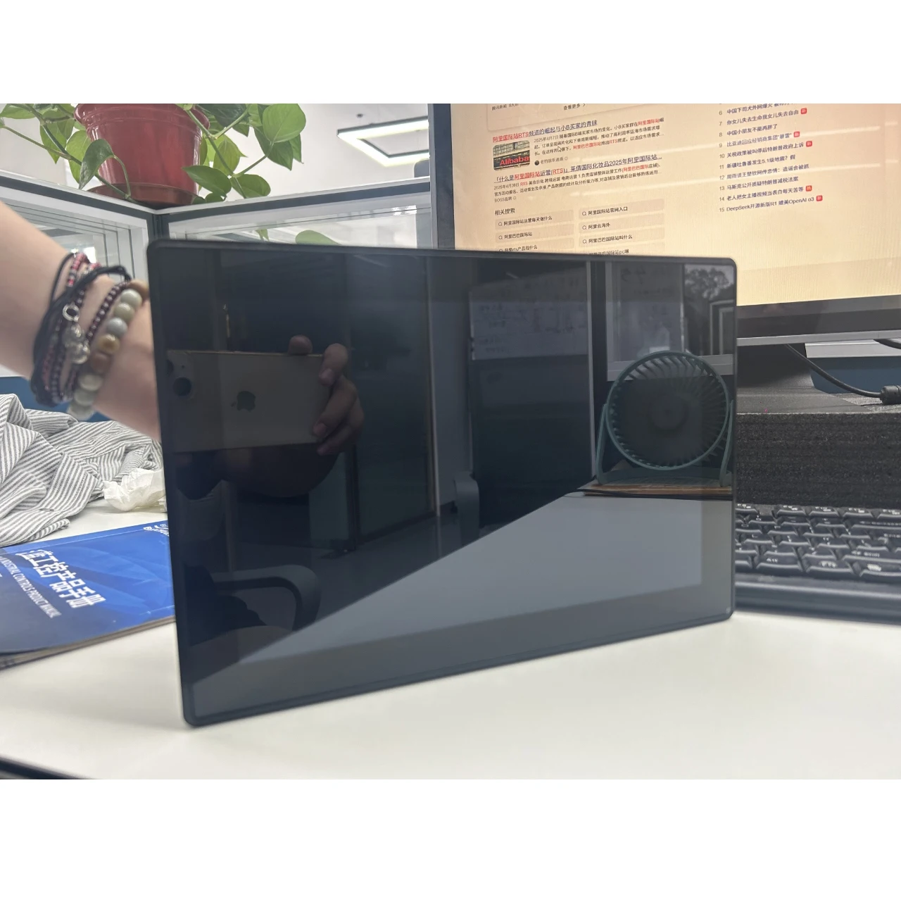 Embedded IP65 Waterproof Industrial Touch Screen Monitor Open Frame 1280x800 for Indoor Outdoor Use
