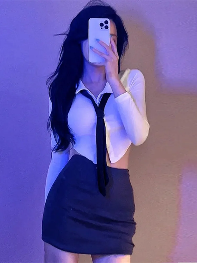 

Женский комплект: приталенная белая блузка с длинным рукавом и эластичная юбка с завышенной талией, облегающая, для офиса, из полиэстера