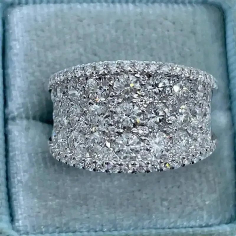 Huitan Funkelnder Damenring in Silberfarbe, voll glänzend, mit Zirkonia, vielseitig einsetzbar, für Partys, Alltag, Damen-Accessoires, stilvoller, schicker Schmuck
