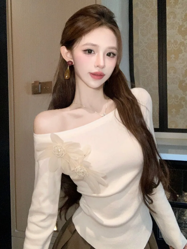 

Slim Fit Long Sleeve Knitted Sweater Women's Early Autumn Irregular Pure Desire Style One Shoulder Flower Patterned Top