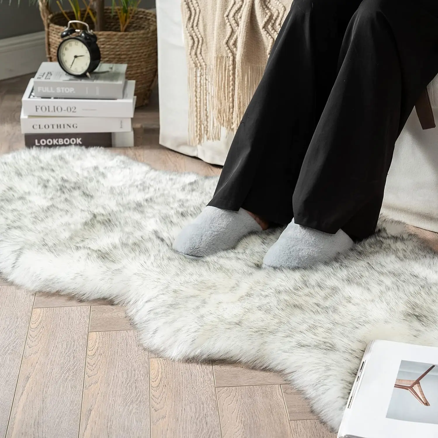 Soft Fur Wool Rugs for Bedroom Living Room Carpet Fluffy Sofa Chair Cushion Washable Hairy Bedside Floor Mat Sleeping Room Rug