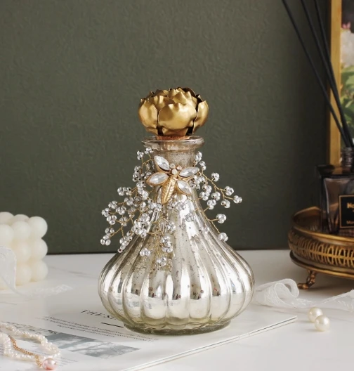 

Retro French Perfume Bottle – Nostalgic Aromatherapy Bottle, High-grade Vanity Decor, Vintage Model Room Accessories