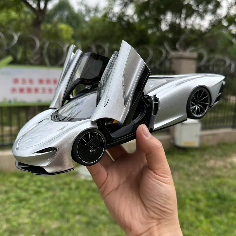 AUTOART 1:18 McLAREN SPEEDTAIL Car Model Collection Sports car ABS material to send friends birthday gift personal collection