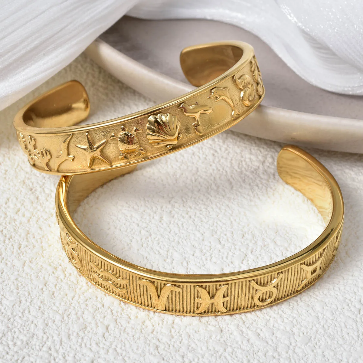 

Retro Stainless Steel Cuff Bracelet Marine Creatures 18k Gold-plated Classic Text Bangle Jewelry Accessories For Friends Gifts