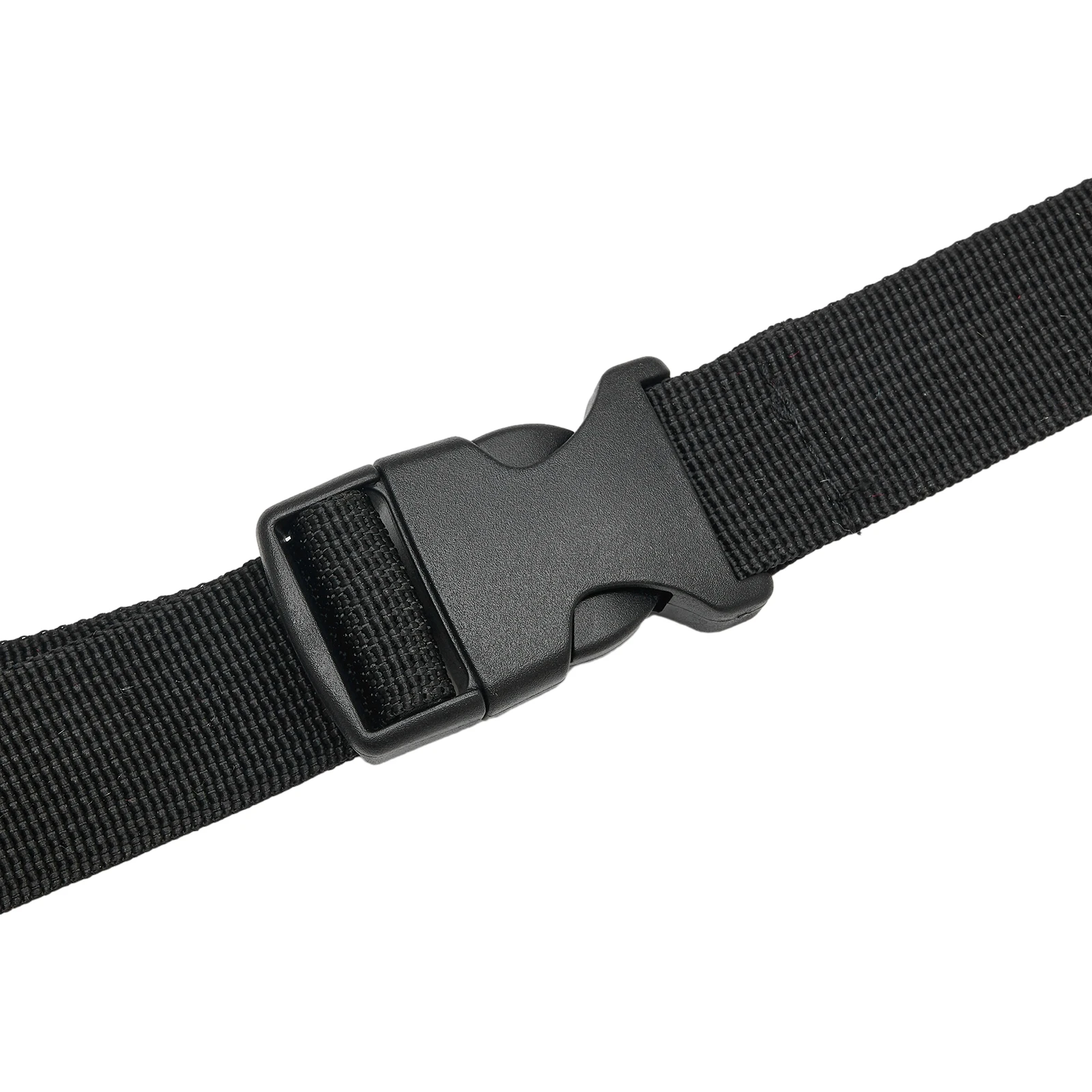 

Устойчивый к атмосферным воздействиям чехол для наружных блоков с материалами и подвесными петлями для предотвращения повреждения солнца и дождя.