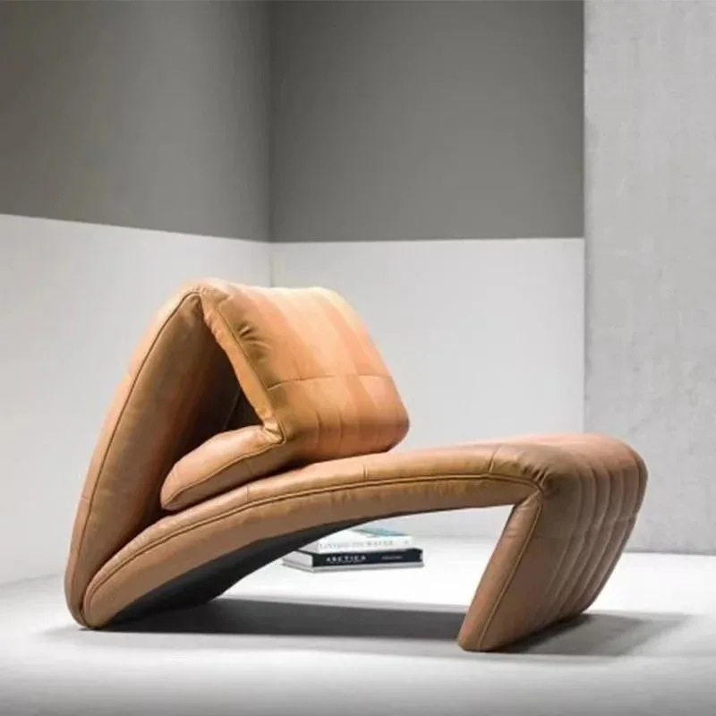 Italian light luxury designer single leisure chair model room living room balcony special-shaped sofa recliner art folding