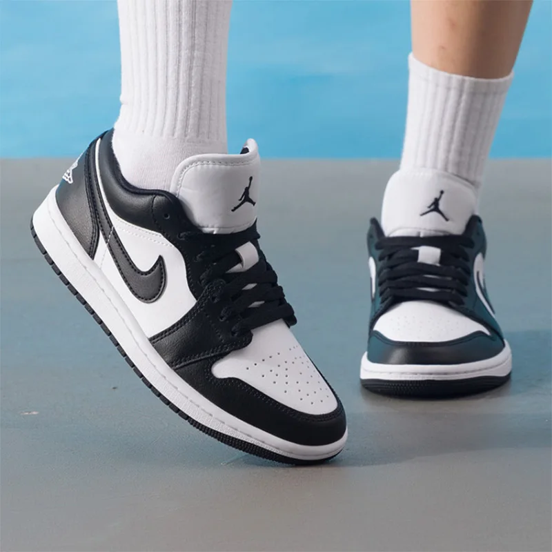 Nike Air Jordan 1 Low Black and White Low-top Casual Shoes with Anti-Slip and Wear-resistant Rubber Outsole DC0774-101 view 3