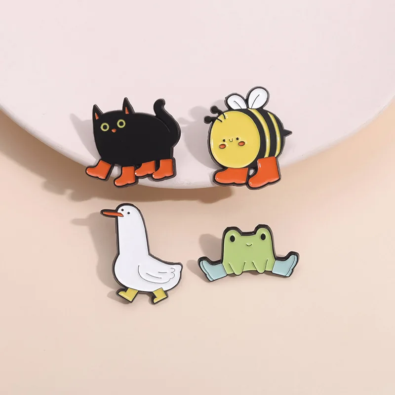 Funny Animal Brooch Goose Cat Bee Frog Wearing Shoes Enamel Pins Versatile Fashion Clothing Hat Decoration Badge Jewelry Gifts