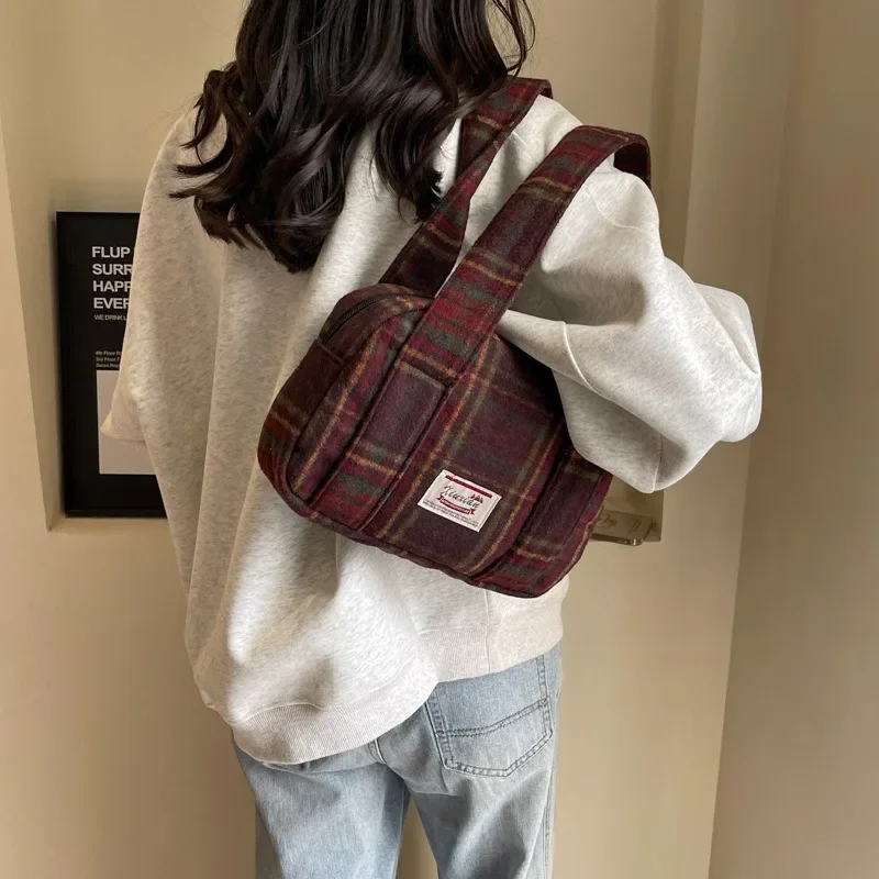 New Plaid Shoulder Bag Autumn Winter Tweed Check Tote Korean Version Shoulder Bag Vintage Shell British College Shoulder Bag