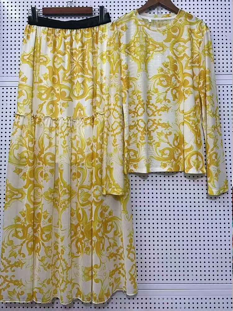 

Retro mesh women's suit geometric printing round neck long sleeve top elastic waist fluffy skirt fashion two-piece suit