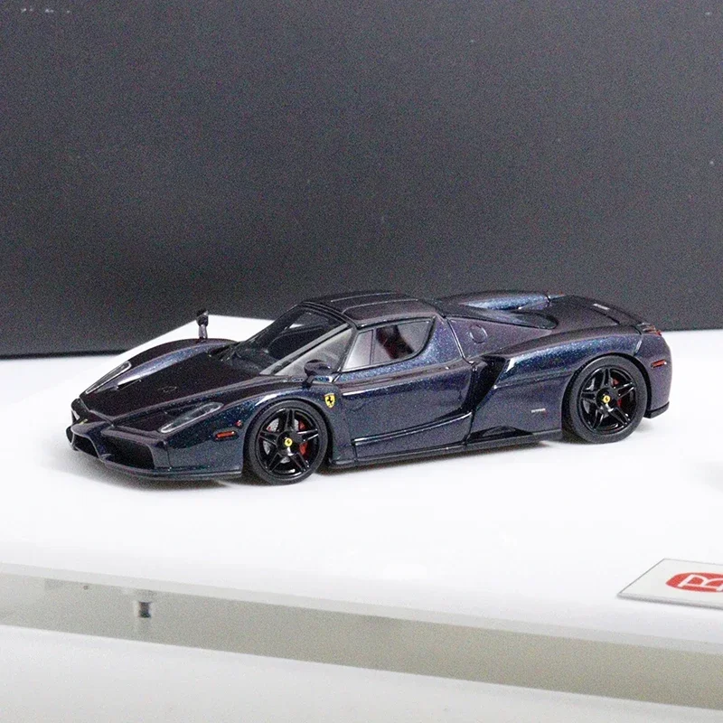 1:64 Limited edition ENZO F60, statisch miniatuur automodelspeelmodel van hars, collectie displaystukken, vakantiecadeaus voor jongens.