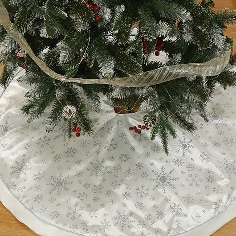 

Xmas Tree Skirt Apron Silver Hot Stamping Snowflake Base Carpet for Home Party Decorative Mat Tree Skirt Apron