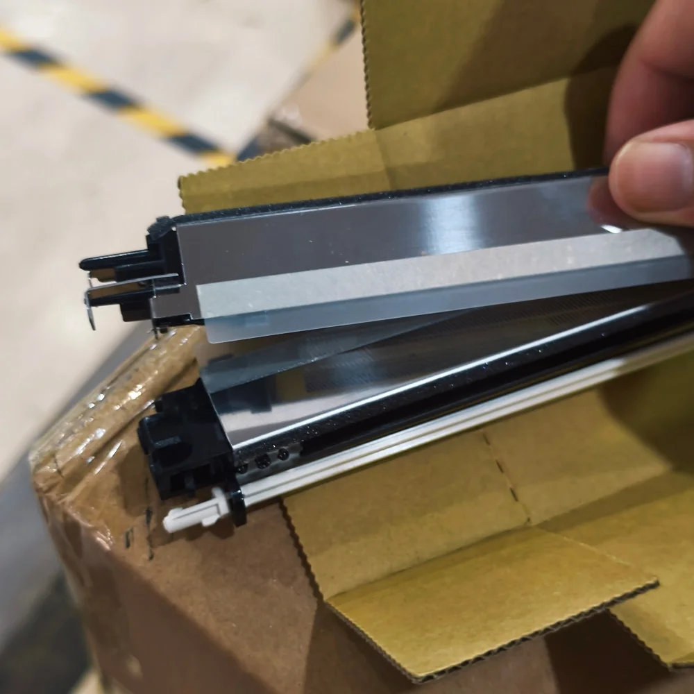 

4 шт. X основного зарядного устройства для Konica Minolta C224 C284 C364 C454 C554 C221 C281 Главное зарядное устройство C224e C284e C364e C454e C554e